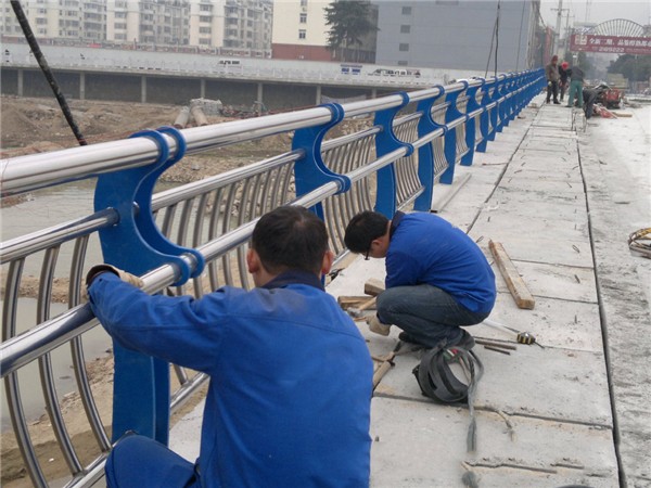 江西不锈钢桥梁护栏除锈维护的重要性及其方法