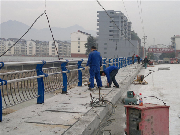 江西不锈钢复合管护栏常见问题及解决方案